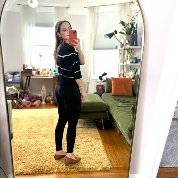 Electric Rose Cropped tie Dye Black & White Shirt / Pullover Sz M - Picture 5 of 11